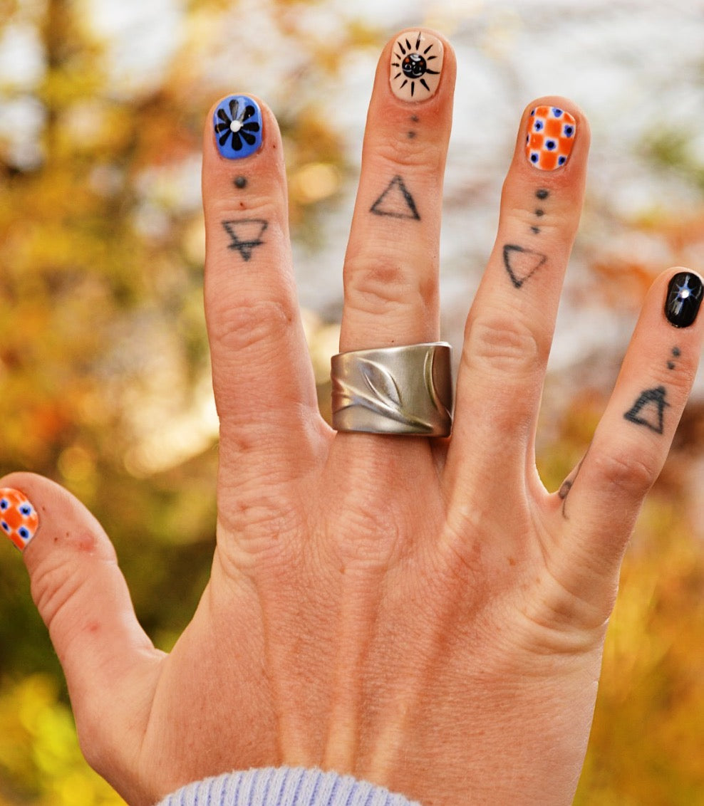 Ivy Curve (Size 7.5, Size 8.5, Size 9, Size 10, Size 11.5)