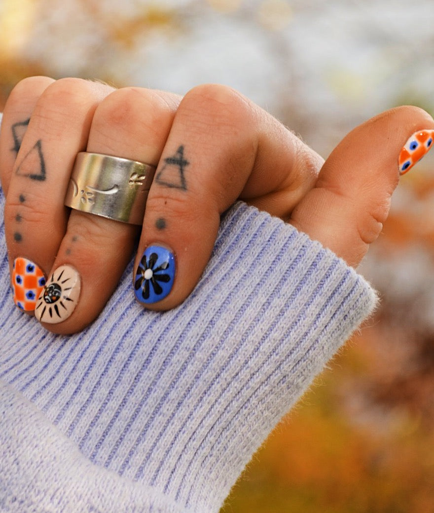 Willow Loop (Size 4, Size 6.5)